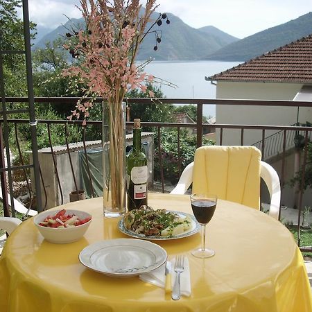 Holiday Home Bokokotorski Zaliv Kültér fotó